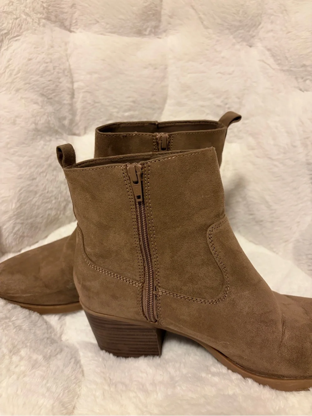 Old Navy Women's Mocha Latte Suede Ankle Boots - Classic Zip Western Style